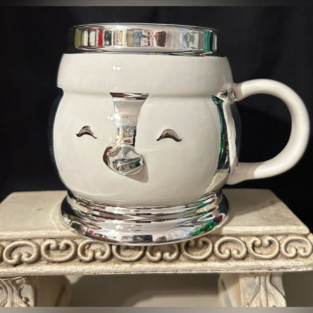2008 Slatkin & Company Penguin Mug/Cup Silver and White Signed on the back.